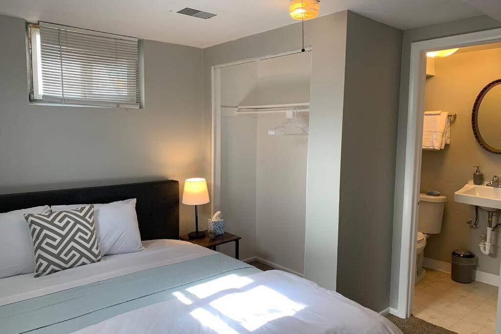 Вилла 3 King Beds + Bunk Beds On Broadway Литлтон Экстерьер фото