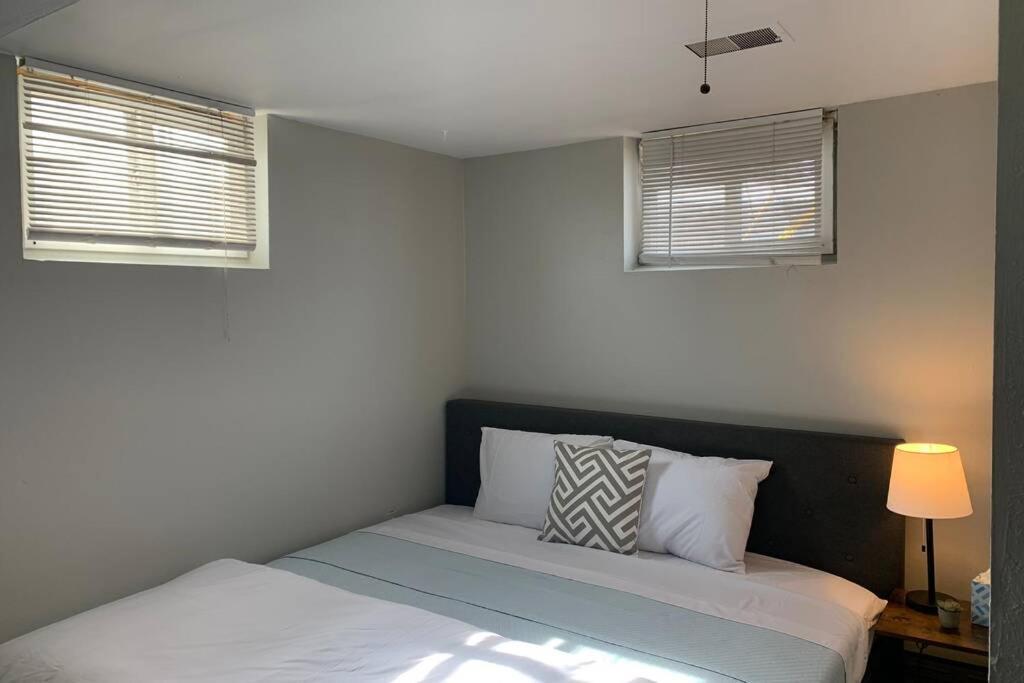 Вилла 3 King Beds + Bunk Beds On Broadway Литлтон Экстерьер фото