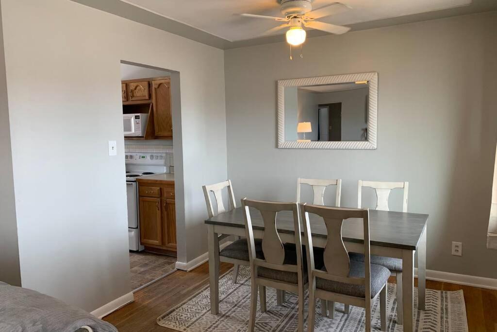 Вилла 3 King Beds + Bunk Beds On Broadway Литлтон Экстерьер фото